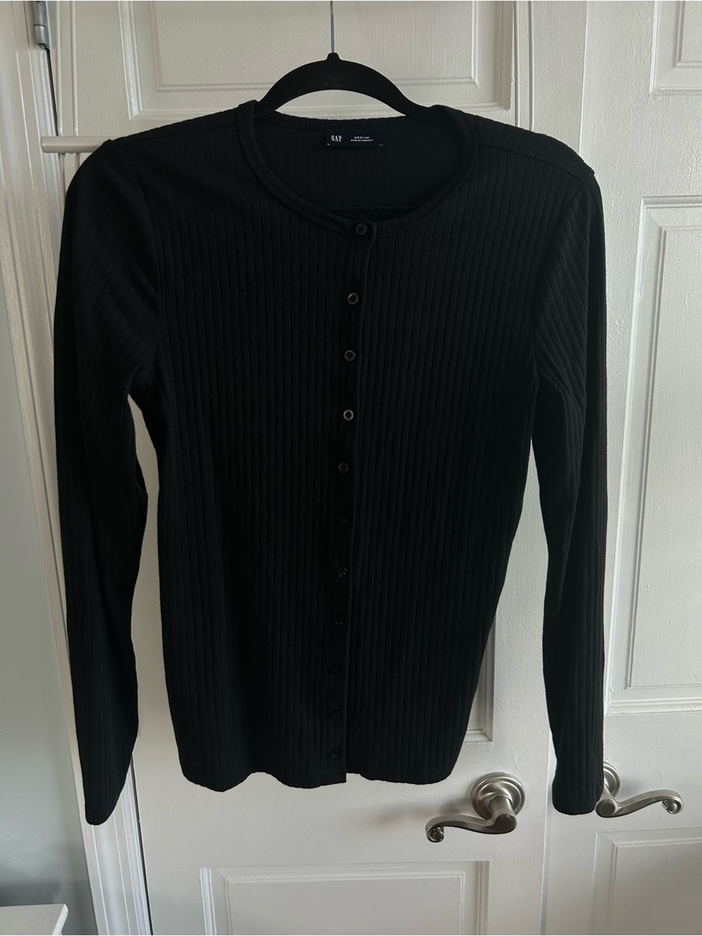 GAP Black Ribbed Button-Front Cardigan - Picture 2 of 6